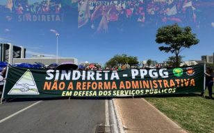 Servidores Públicos Realizam Ato Contra PEC 38/25